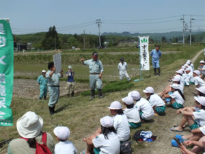 H26年度 田植え作業体験01